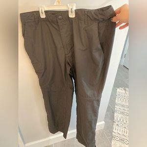 The North Face men’s hiking Convertible Cargo Pant sz 40 short Gray